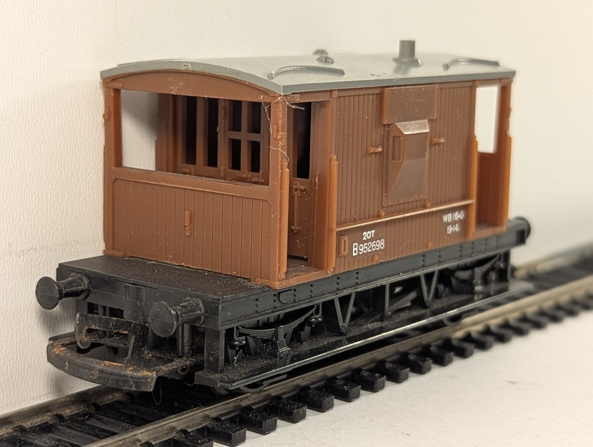 Tri-ang OO Gauge BR 20 Ton Standard Brake Van B952698 BR Bauxite R16