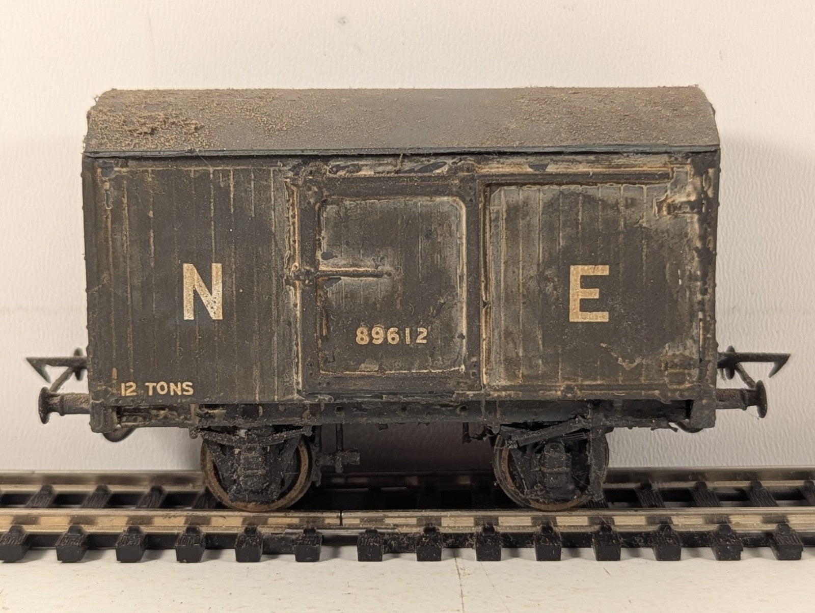 Kitbuilt LNER 12 Ton Ventilated Van Goods Wagon 89612 LNER Grey