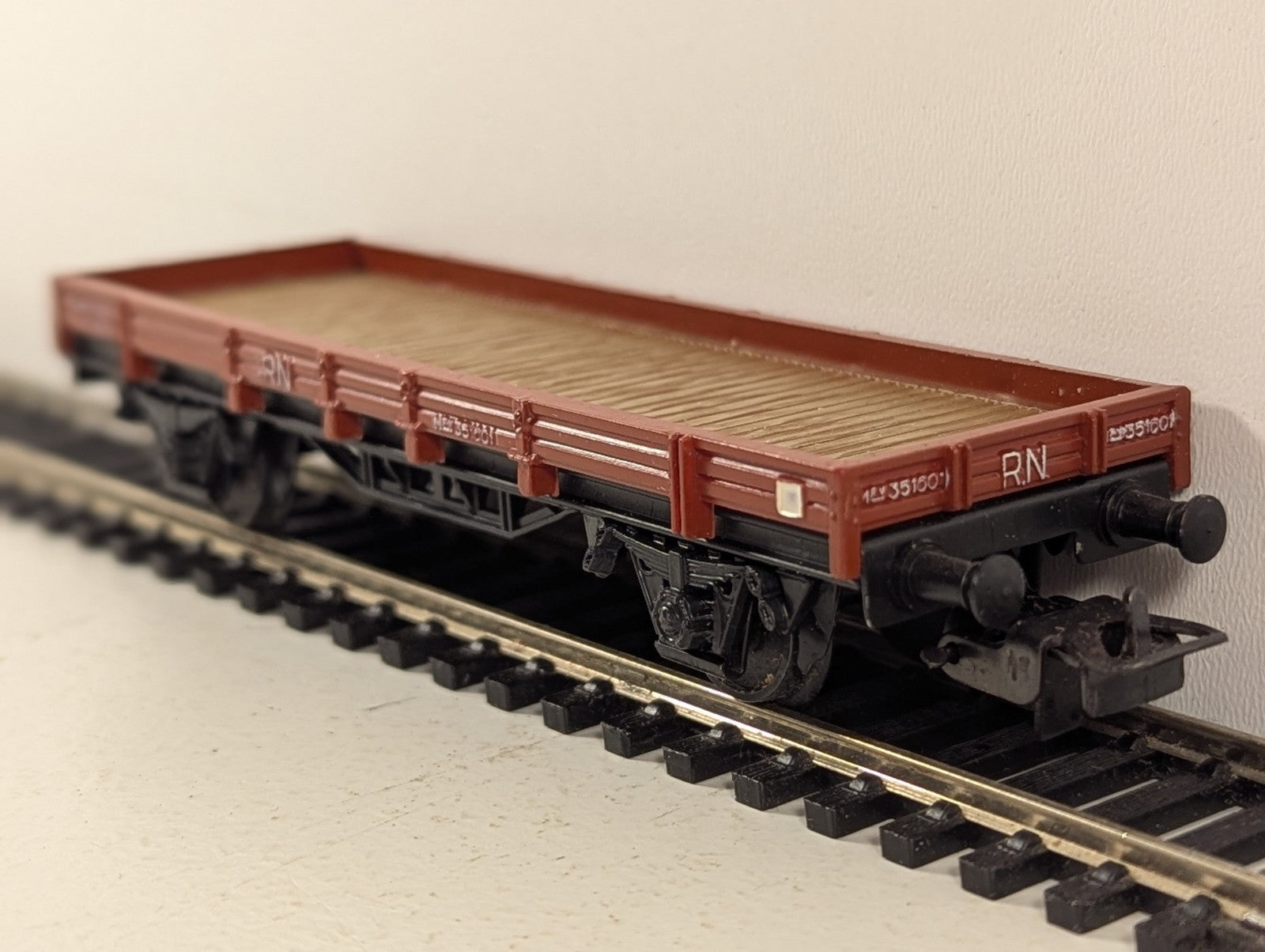 Electrotren HO Gauge RN Low Sided Wagon Goods Wagon MEV 351601 Brown