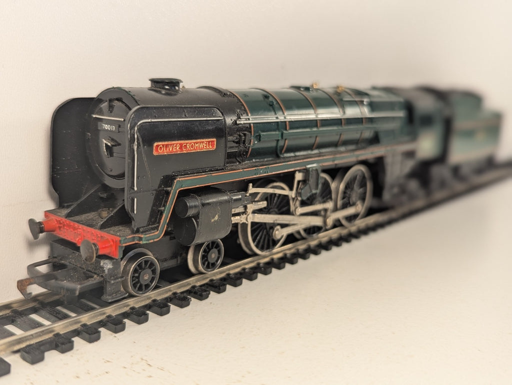 Hornby OO Gauge BR Standard Class 7 Britannia Class 'Oliver Cromwell