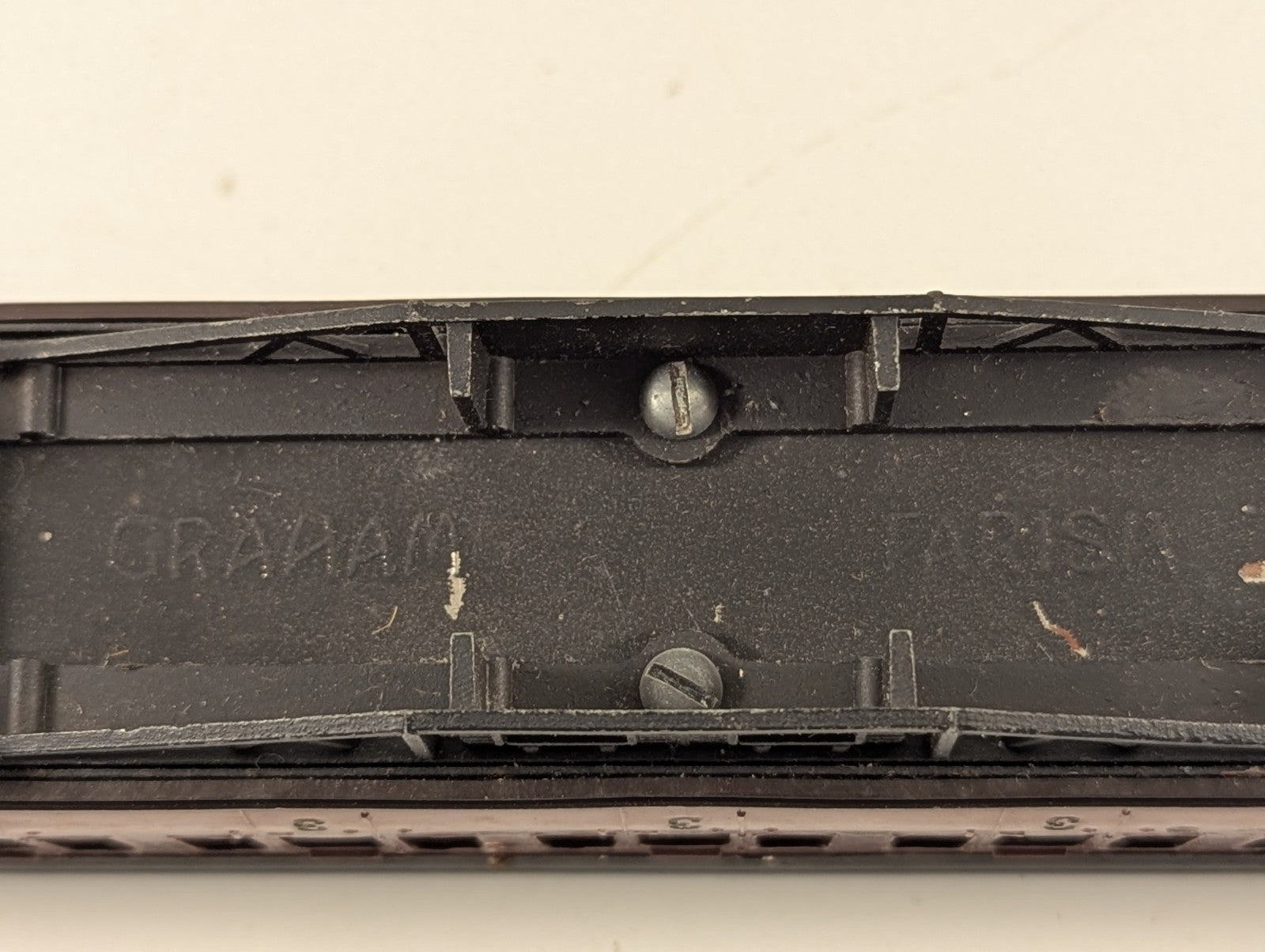Graham Farish OO Gauge LMS Maroon 57ft Suburban Coach