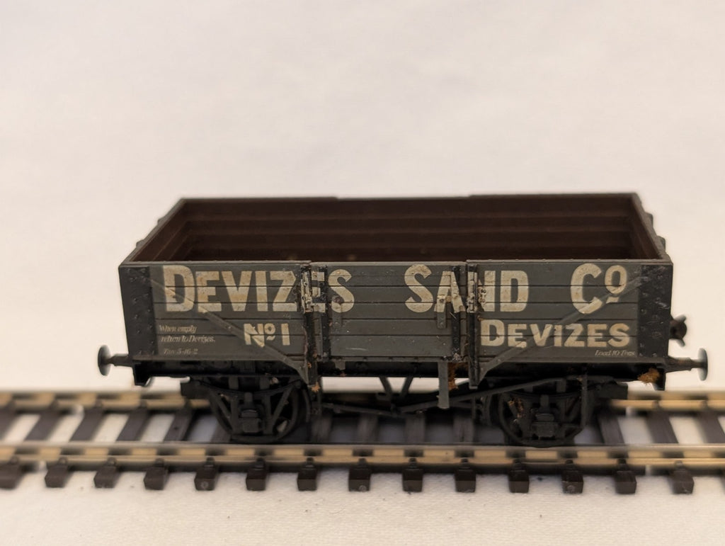 Airfix OO Gauge Devizes Sand Co 7-Plank Open Wagon 1 Devizes Sand Co
