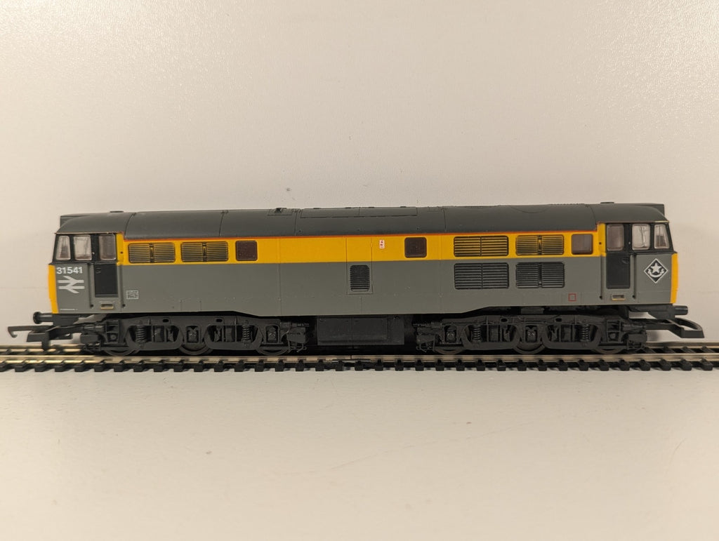 Lima OO Gauge BR Class 31 31541 Dutch Livery Diesel Locomotive Missing Buffers