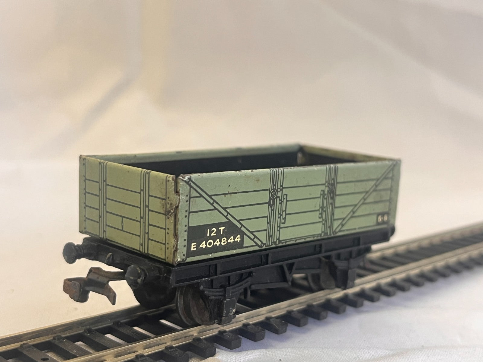 Hornby Dublo OO Gauge Tinplate 12T 5 Plank Open Wagon E404844