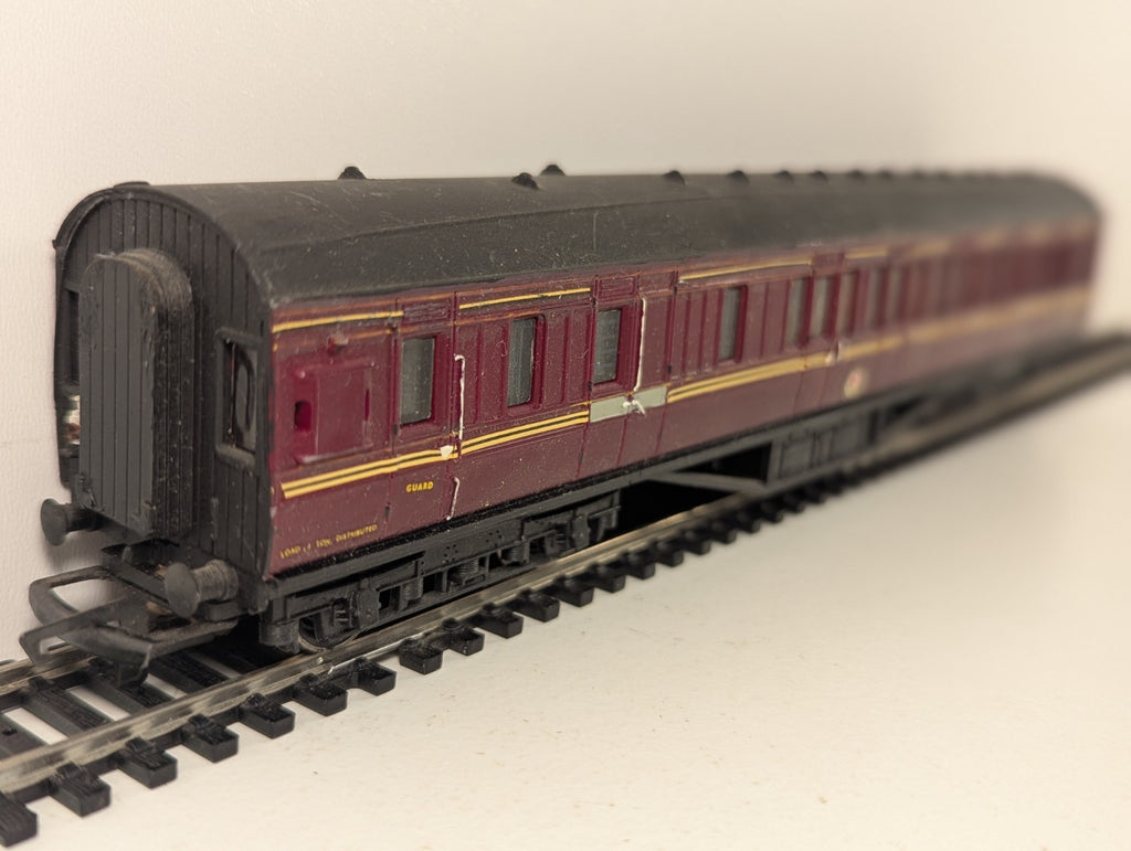 Mainline Railways OO Gauge BR 57ft Brake Third Corridor Coach