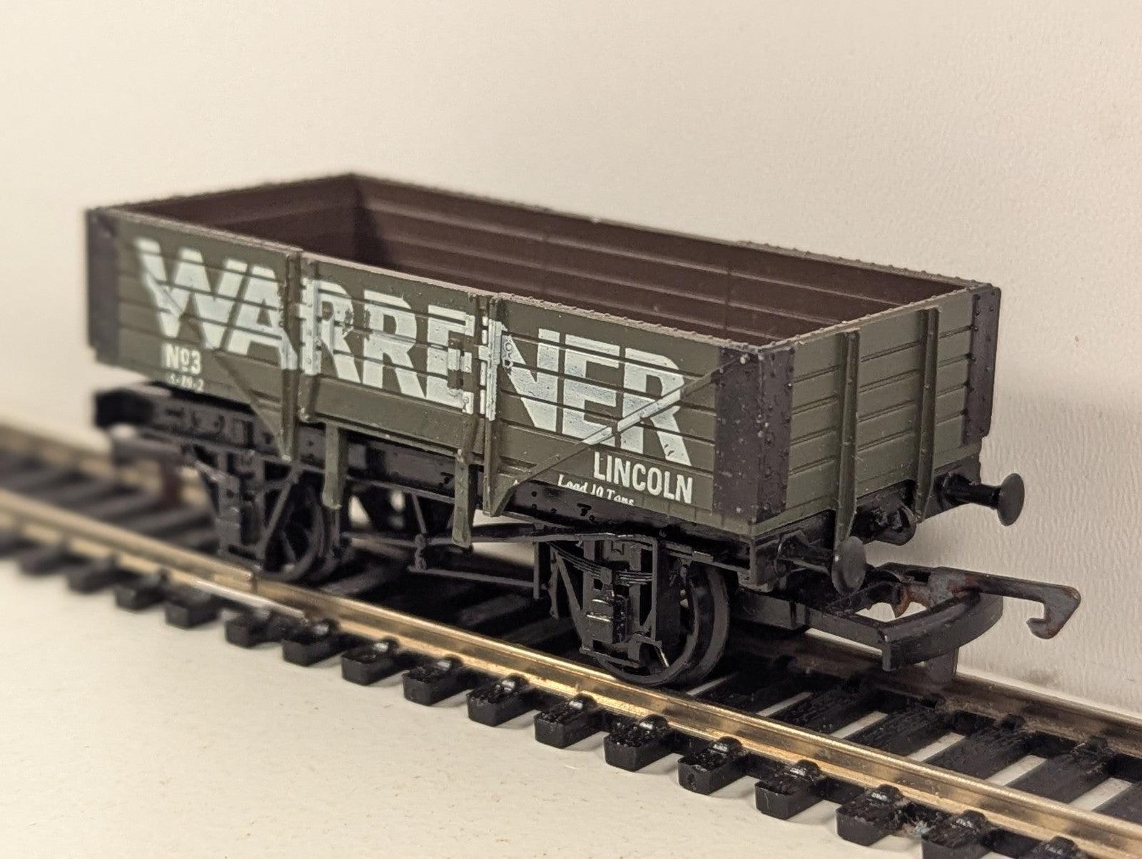Dapol B163 OO Gauge 7 Plank Wagon Warrener Lincoln