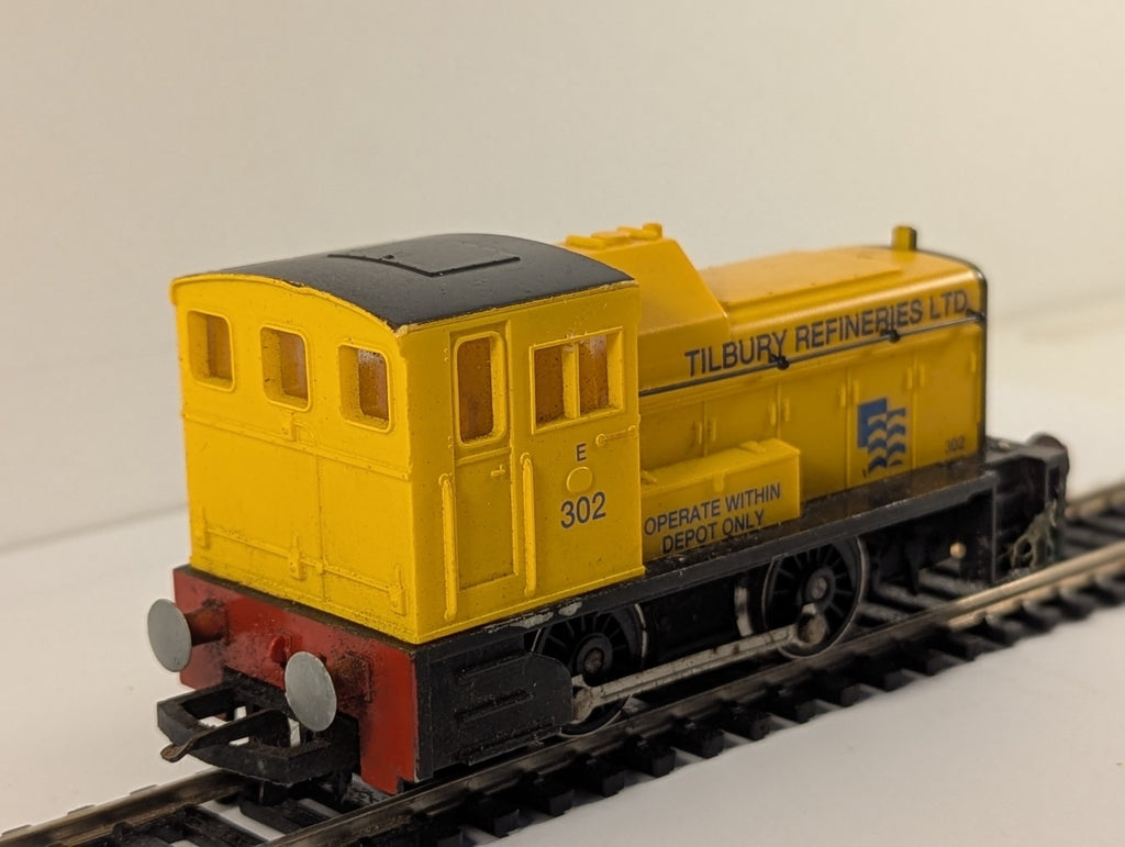 Hornby R801 Class 06 Shunter 'Tilbury Refineries' Yellow Diesel Locomotive
