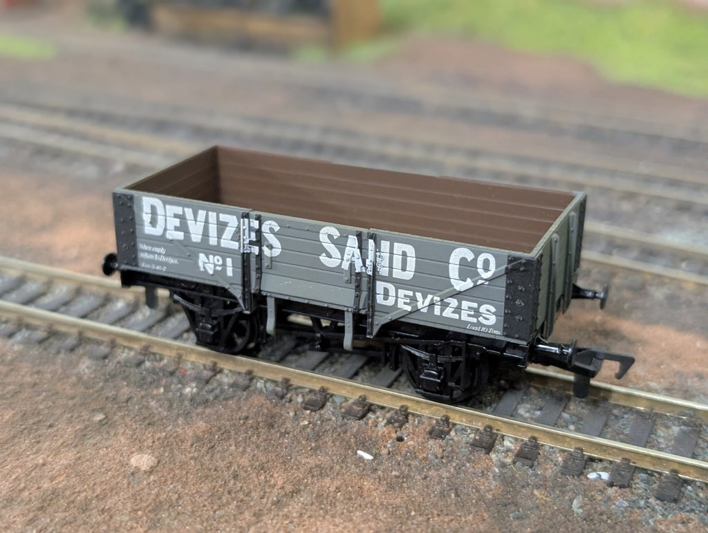 Airfix OO Gauge 54374-5 Devizes Sand 5 Plank Wagon