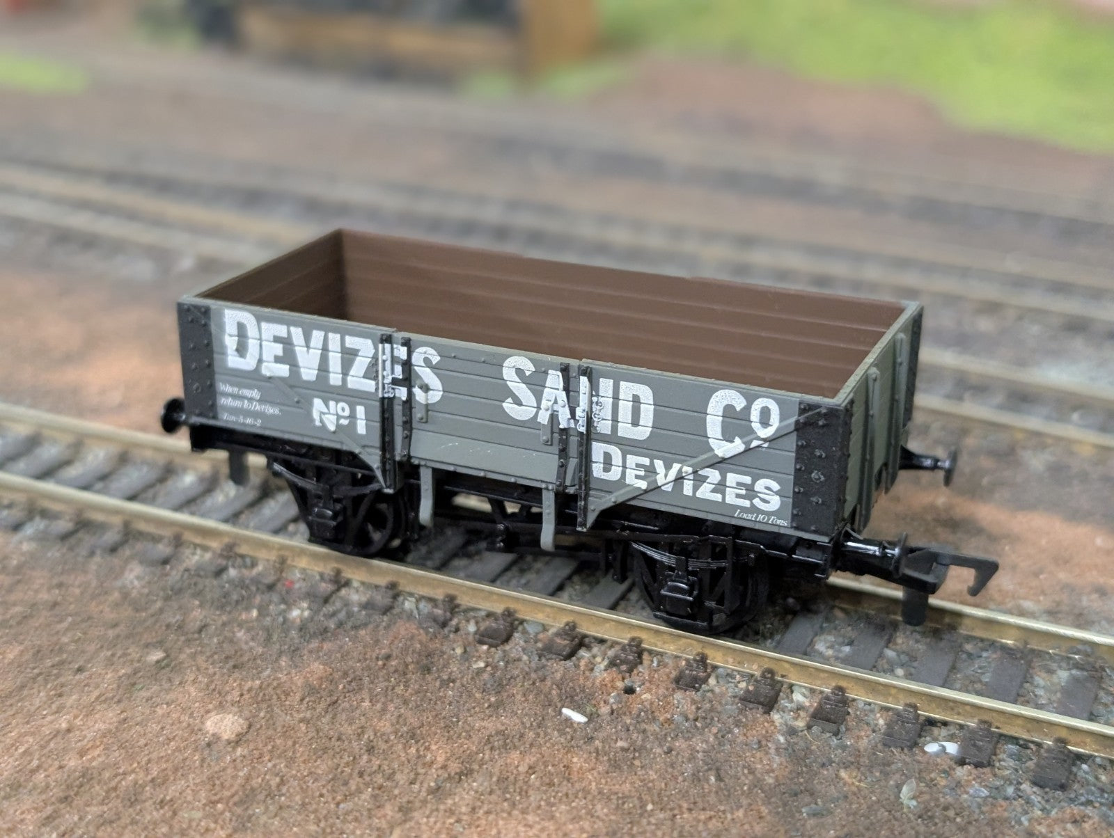 Airfix OO Gauge 54374-5 Devizes Sand 5 Plank Wagon