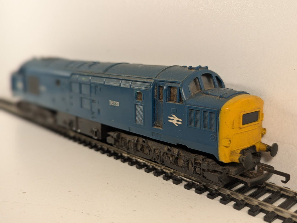 Hornby  R751 Class 37 Diesel Locomotive D6830 BR Blue