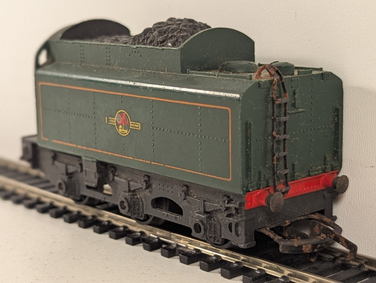 Tri-ang OO Gauge BR 6-Wheel Tender BR Green