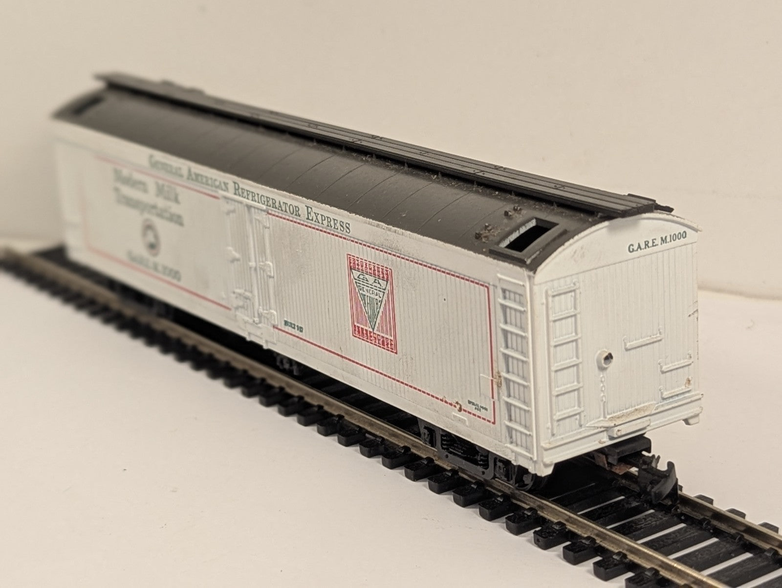 Athearn HO Gauge Modern Milk Transportation GARE M.1000 Refrigerator Wagon