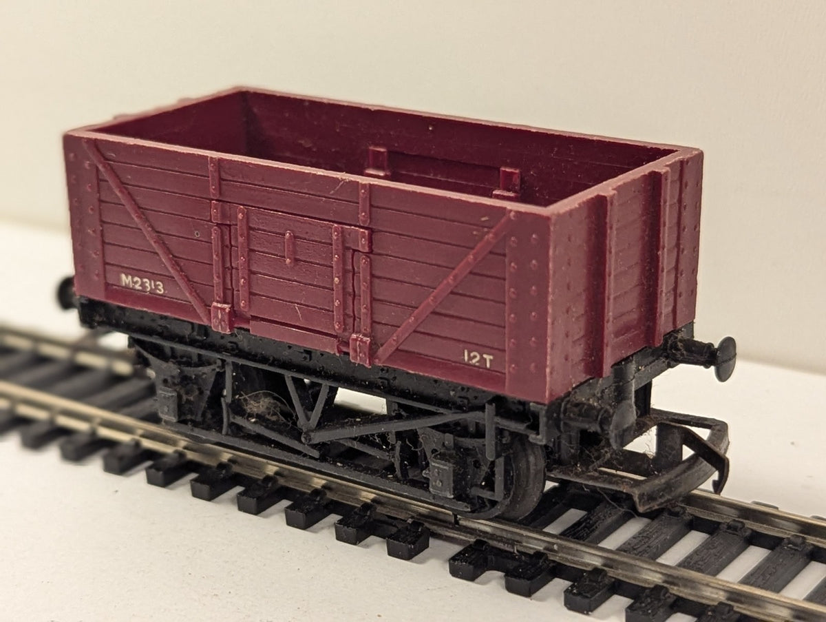 Tri-ang OO Gauge R112 Goods Truck with Drop Doors (M2313 Maroon)