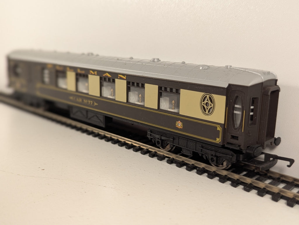 Hornby OO Gauge Pullman Parlour Car No.77