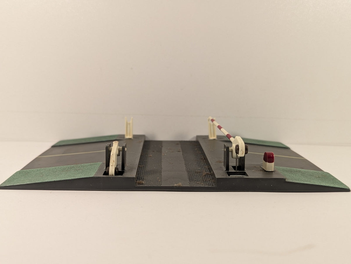 Playcraft OO/HO Single Track Level Crossing