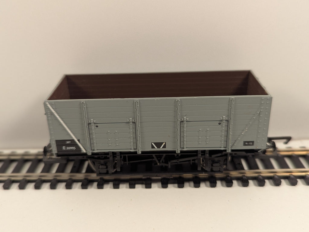 Hornby R6108G 9-Plank 20T Open Mineral Wagon – No. E30911 (BR Grey)