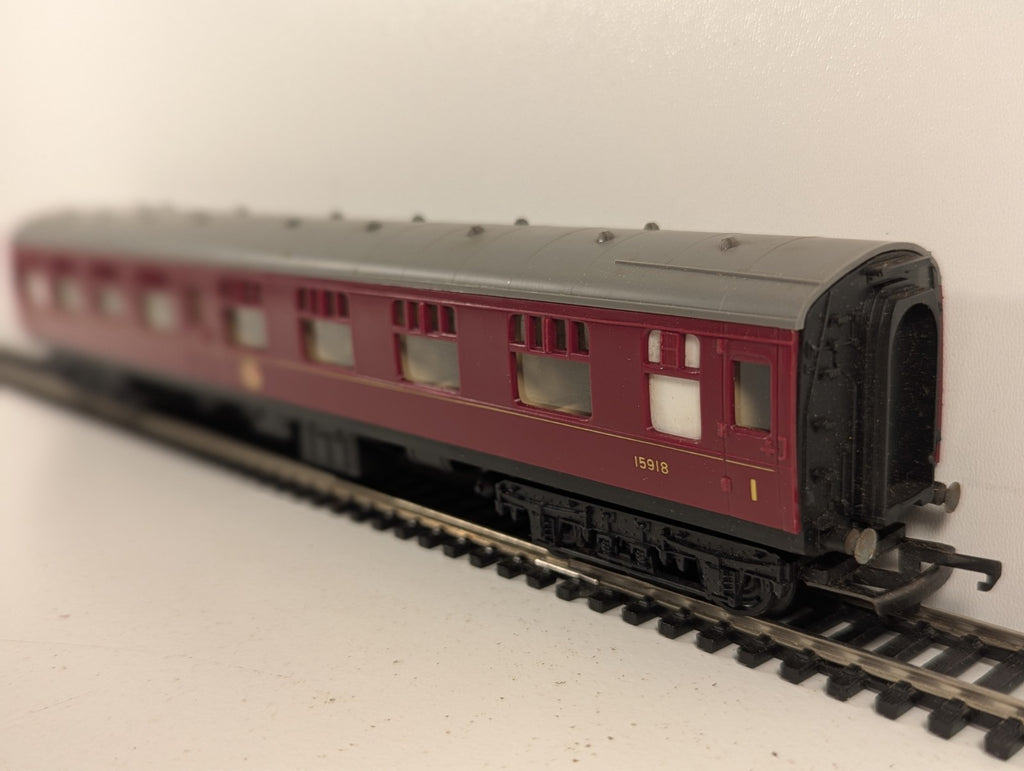 Tri-ang Railways R.422 OO Gauge First/Second Composite Coach - Boxed