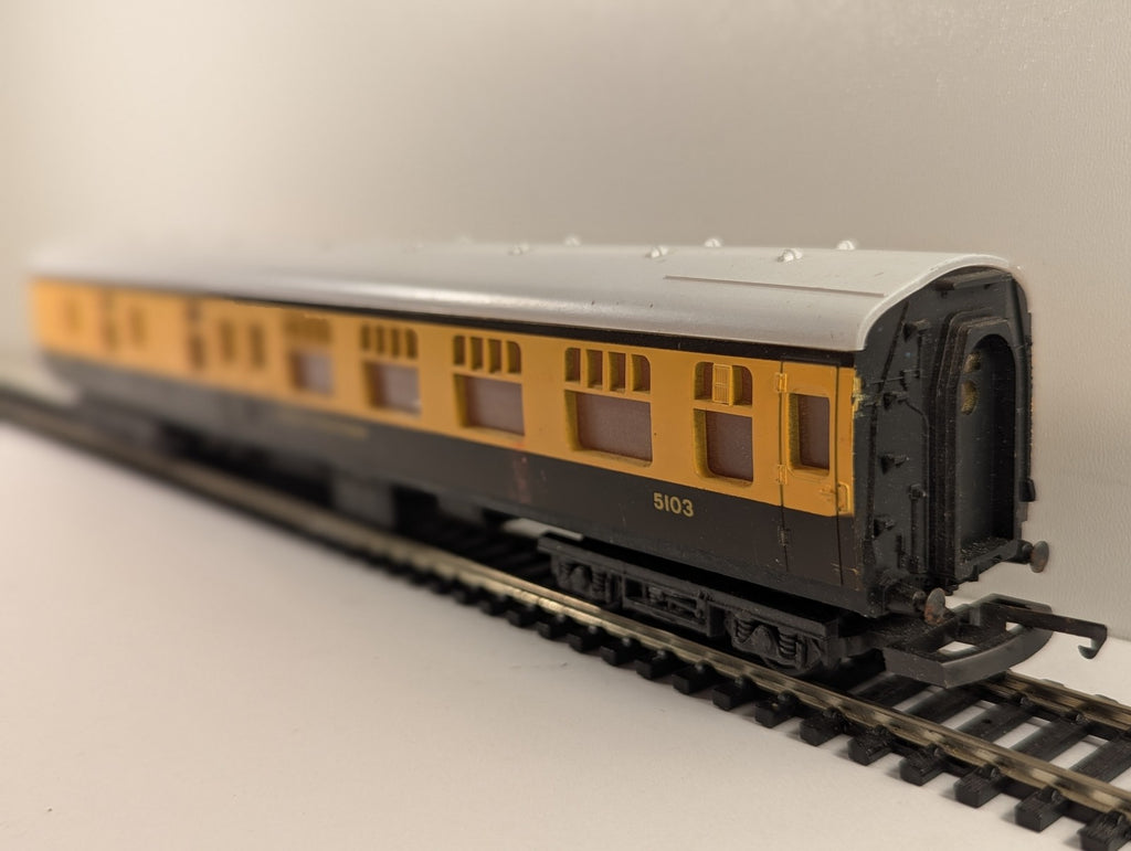 Lima OO Gauge GWR Corridor Coach Passenger Coach 5103 GWR Chocolate and Cream