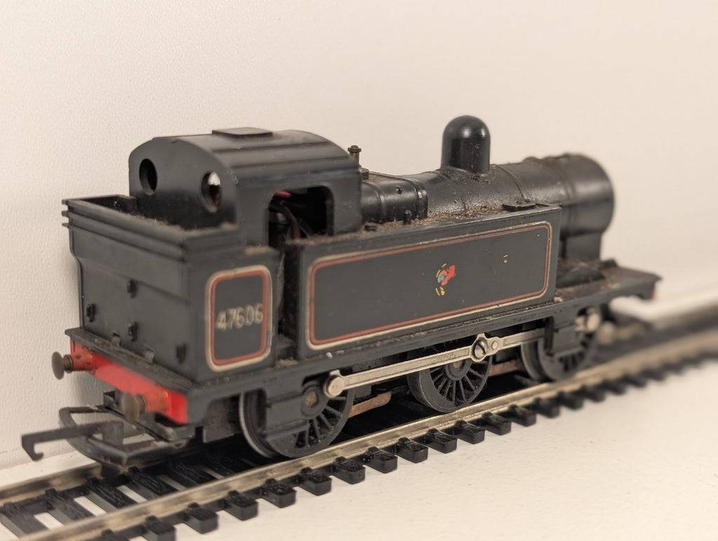 Tri-ang Hornby R52 OO Gauge Class 3F Jinty 0-6-0T BR Black Missing Funnel