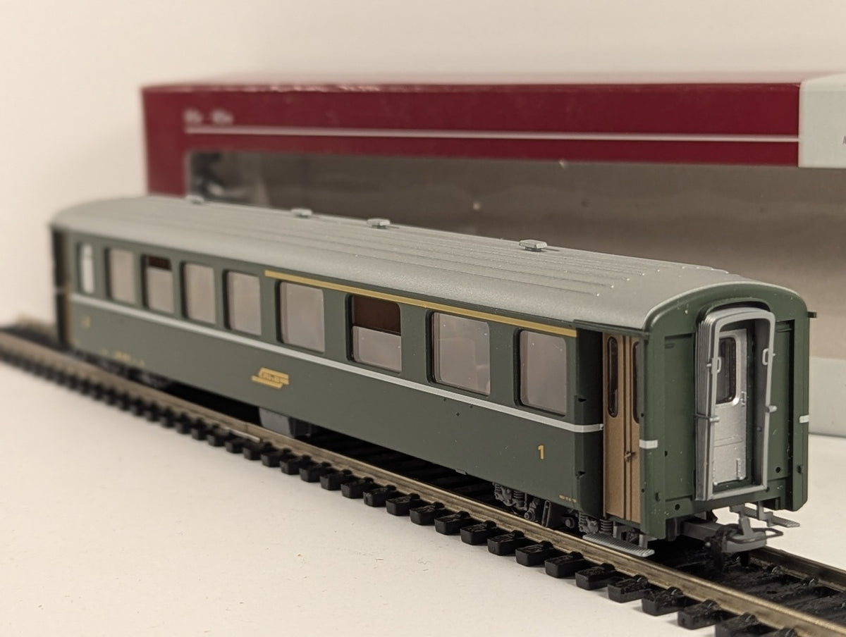 Bemo H0m Rhätische Bahn (RhB) 1st/2nd Class Coach Passenger Coach AB 1531