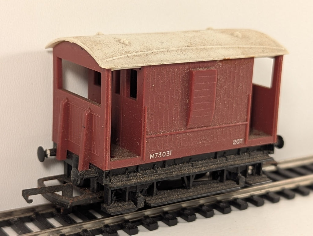 Tri-ang Railways R16 OO Gauge 20-Ton Brake Van