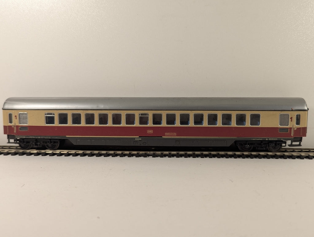Fleischmann HO Gauge DB TEE 1st Class Open Coach AP4üm-61 Passenger Coach