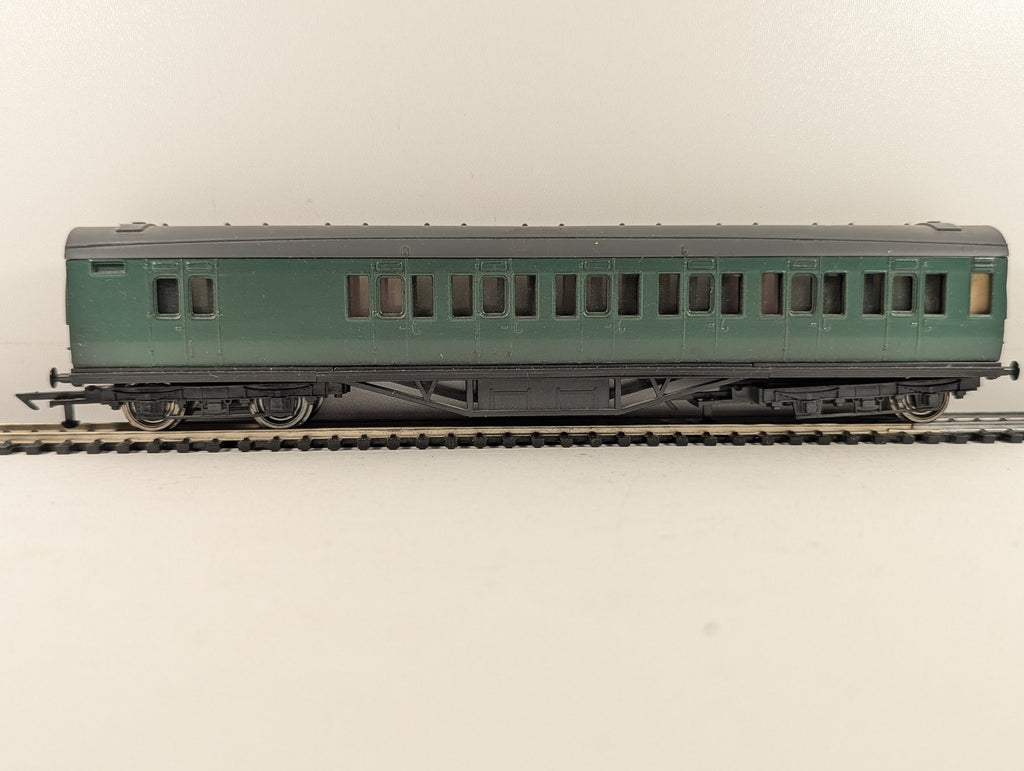 Graham Farish OO Gauge BR Southern Brake Coach Passenger Coach BR Southern Green