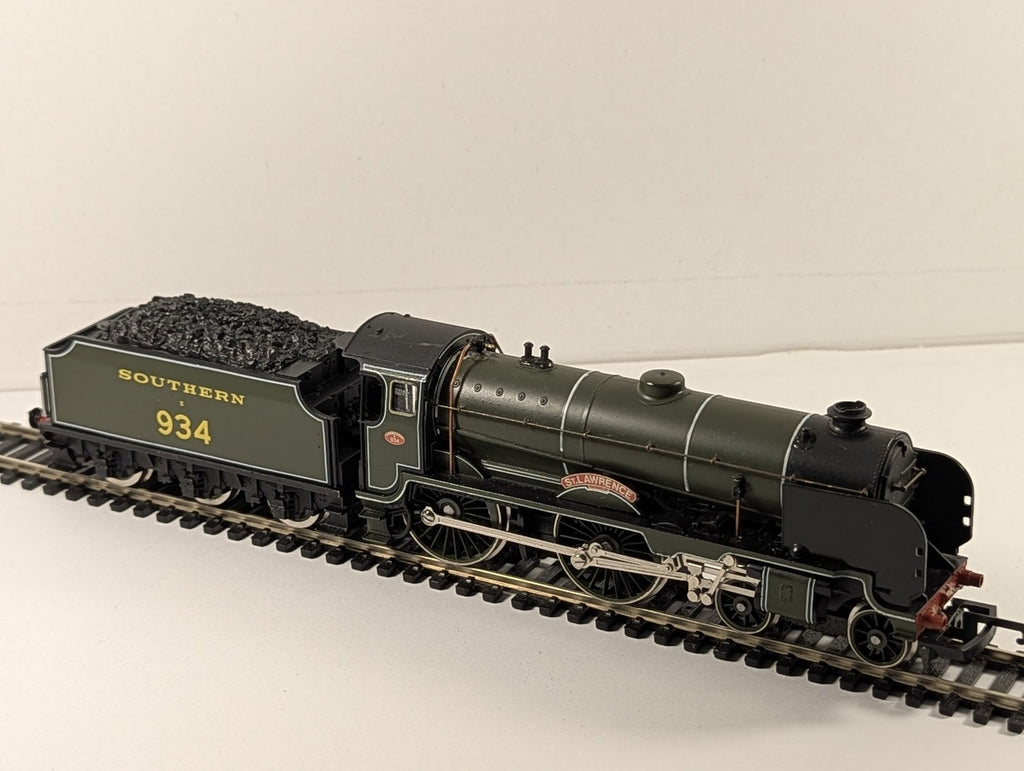 Hornby OO Gauge Schools Class 4-4-0 'St. Lawrence' Steam Locomotive 934