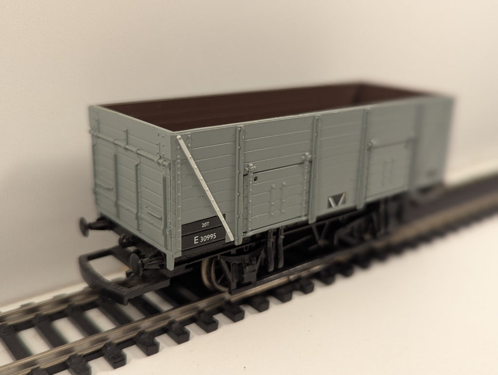 Hornby R6108G 9-Plank 20T Open Mineral Wagon – No. E30911 (BR Grey)