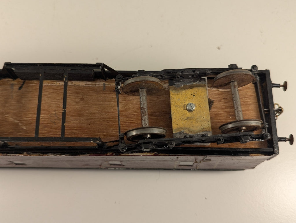 Kitbuilt O Gauge LMS Full Parcels Brake Van Maroon