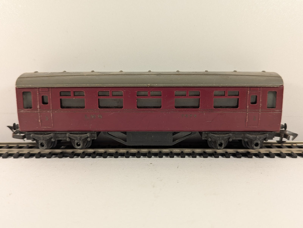 Tri-ang OO Gauge LMS Passenger Coach 7573 LMS Maroon R.23