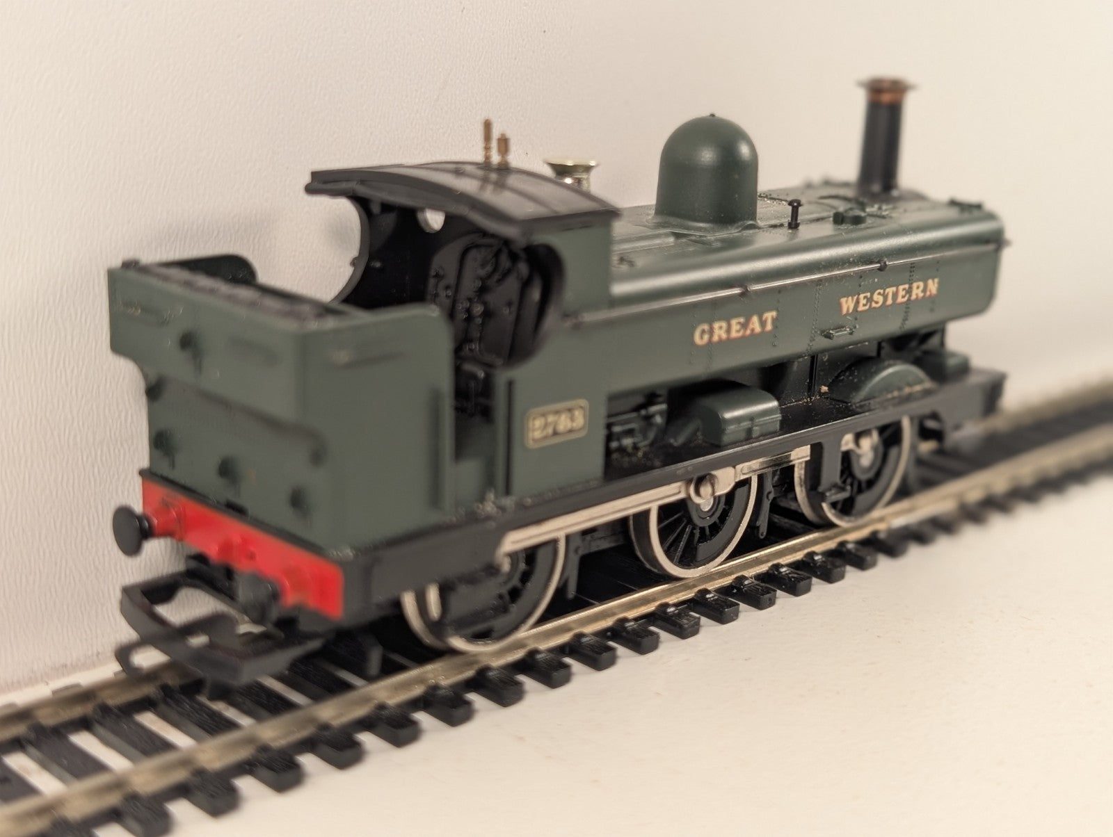 Hornby R760A OO Gauge GWR 2721 Class 0-6-0 Pannier Tank GWR Green