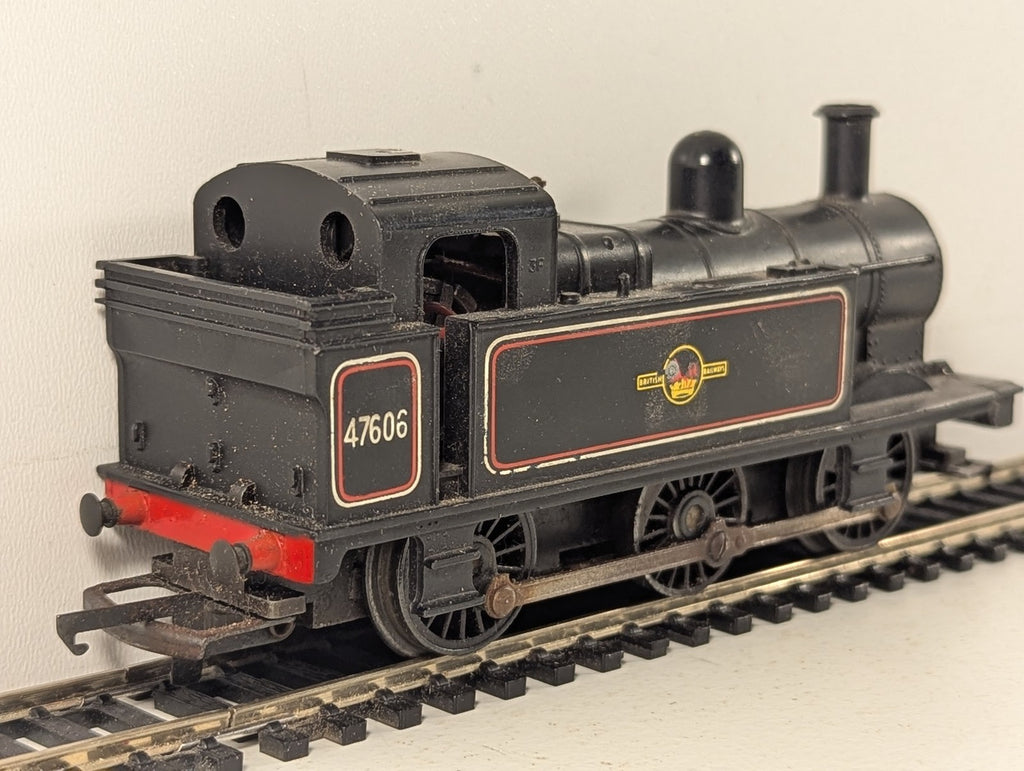 Tri-ang OO Gauge Class 3F Jinty 0-6-0T Locomotive 47606 BR Black (Early Emblem)