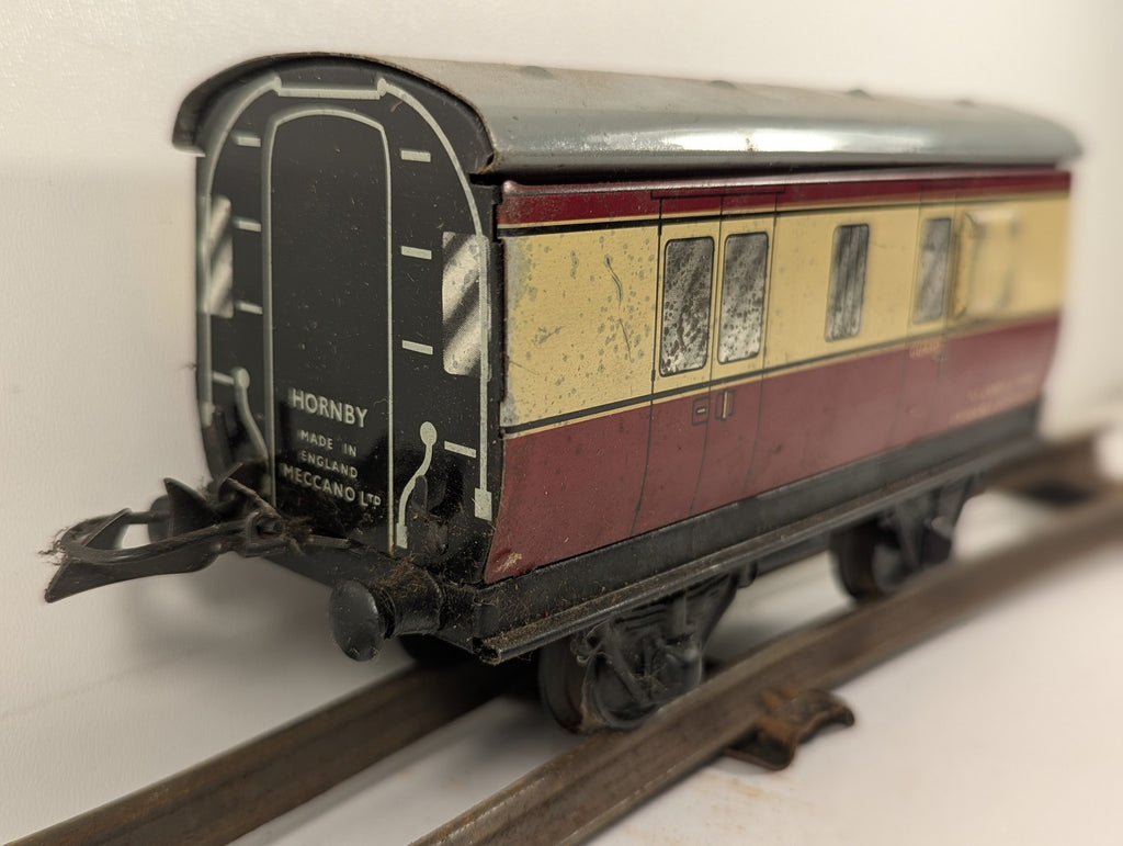 Hornby O Gauge No. 51 Passenger Brake Van Rolling Stock BR Crimson and Cream