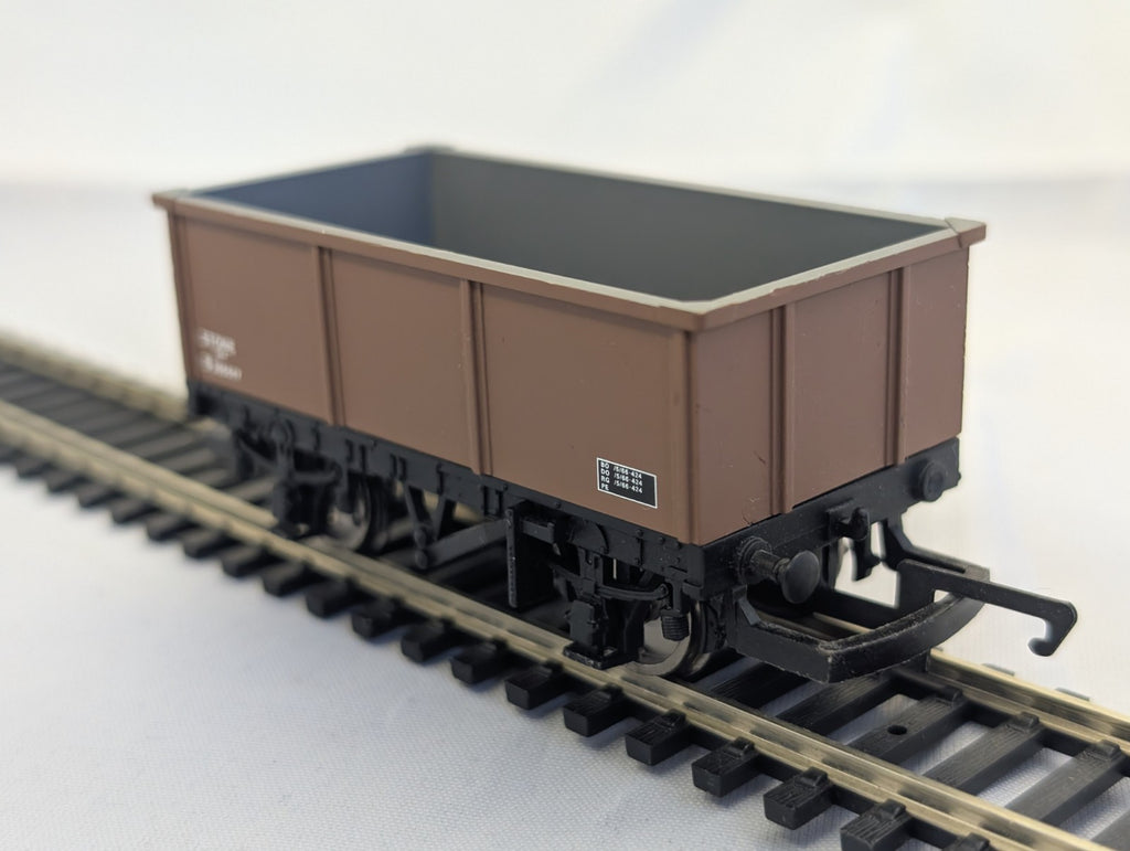 Hornby R6085 BR 20T Mineral Wagon Brown