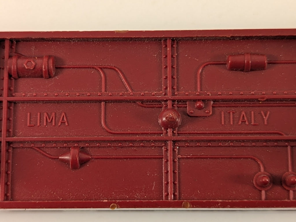Lima HO Gauge LMS Red & Cream Passenger Coach