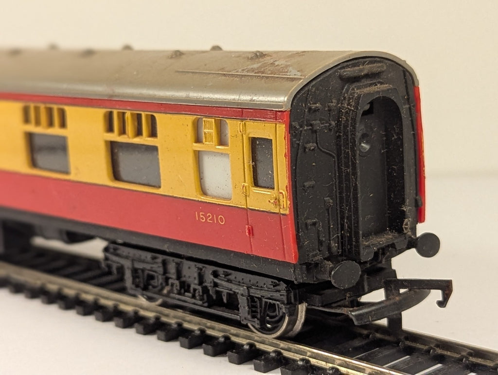 Hornby OO Gauge LMS Composite Coach Passenger Coach 15210 BR Crimson