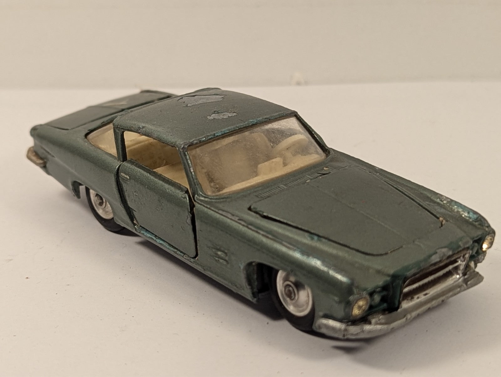 Corgi Toys 241 Ghia L6.4 1:43 Scale - Chipped Paint