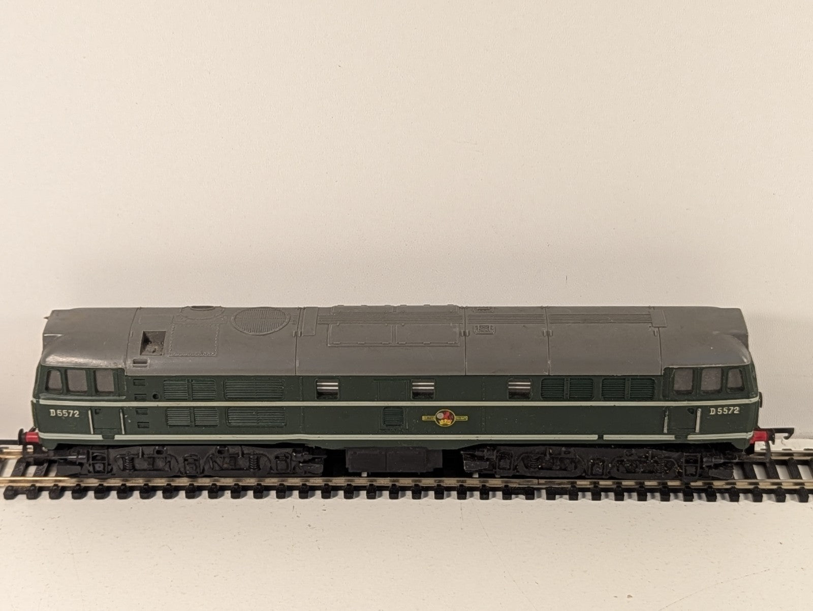 Tri-ang R357 Class 31 D5572 BR Green Spares/Repair