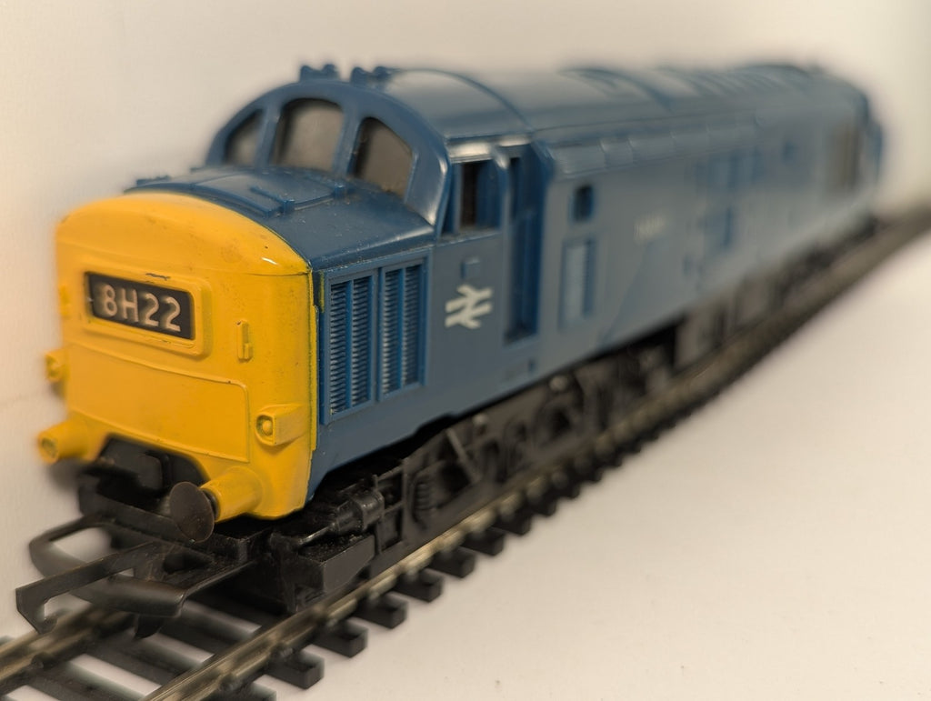 Tri-ang OO Gauge Class 37 Diesel Locomotive D6830 BR Blue R751