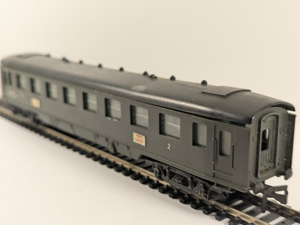 Hornby-Acho 733 HO Gauge SNCF 2nd Class Passenger Coach