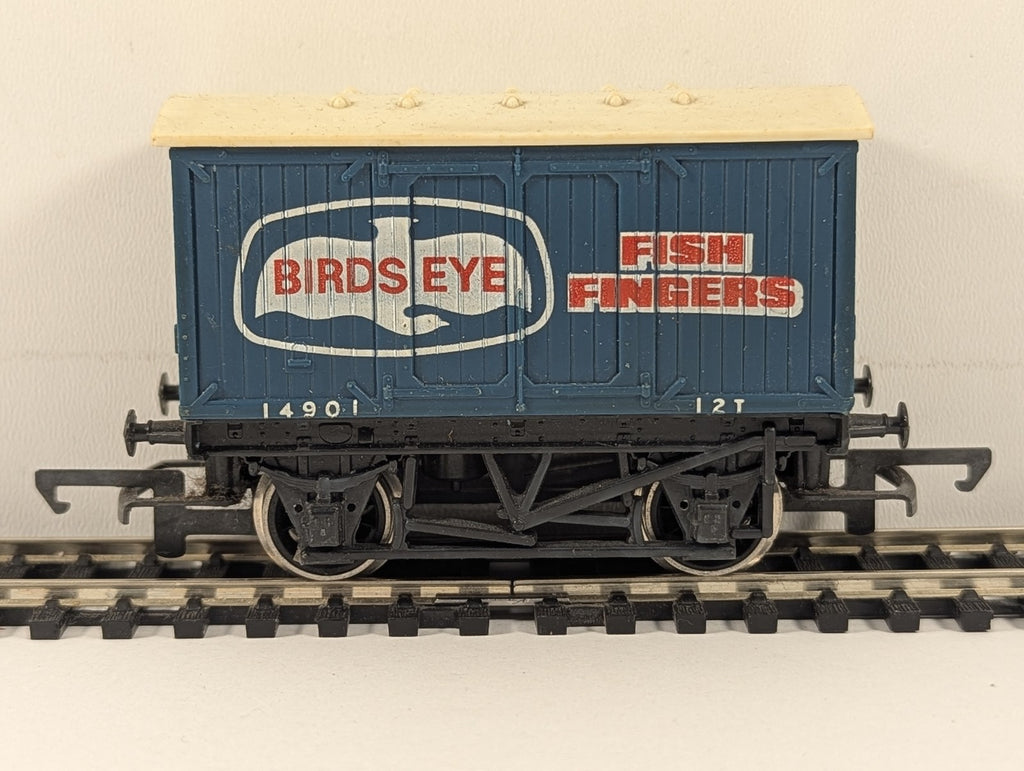 Hornby OO Gauge Birds Eye Fish Fingers Ventilated Van Goods Wagon 14901 R.116
