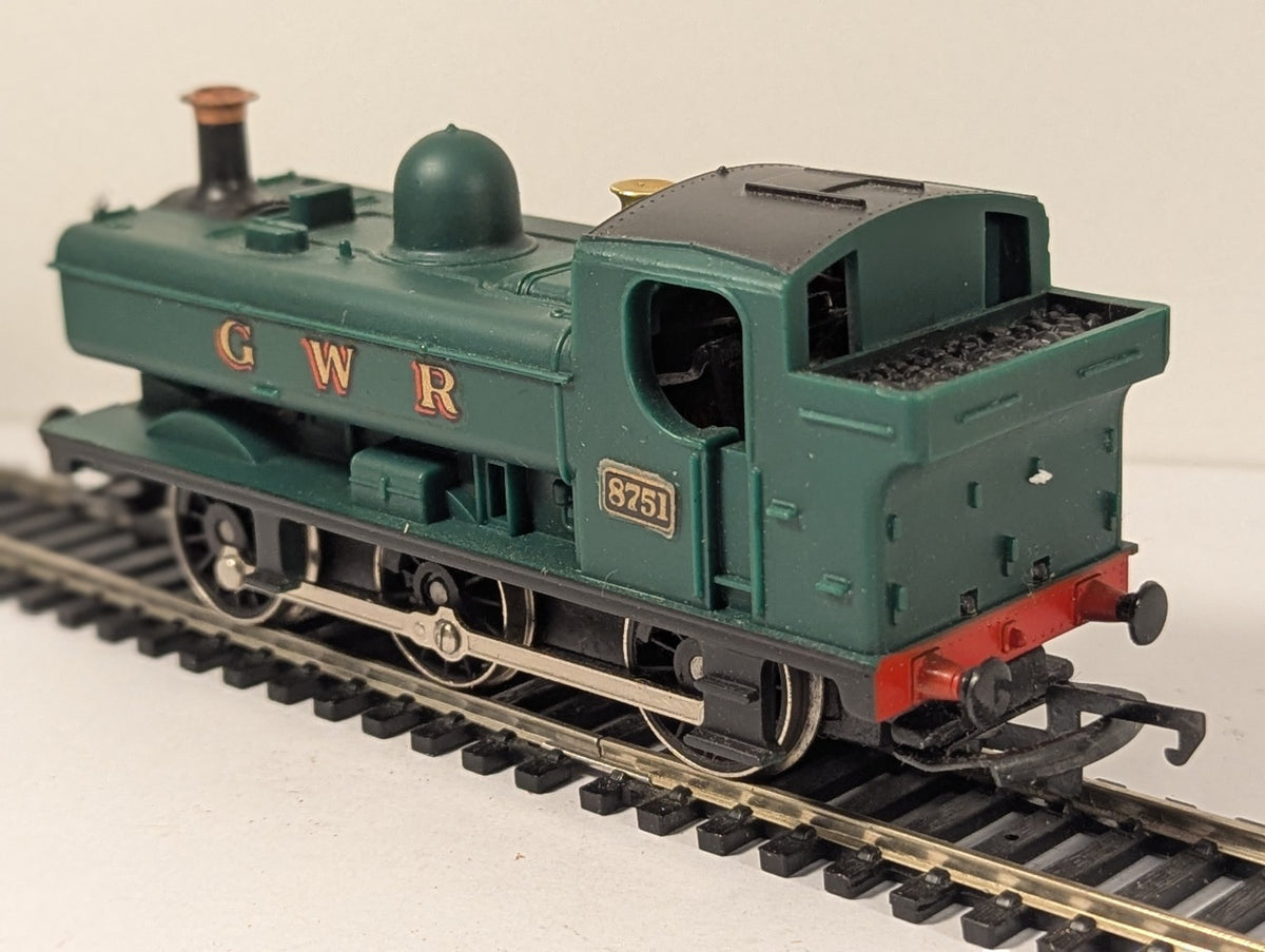 Hornby OO Gauge GWR 57XX Pannier Tank No. 8751 Green – Poor Runner
