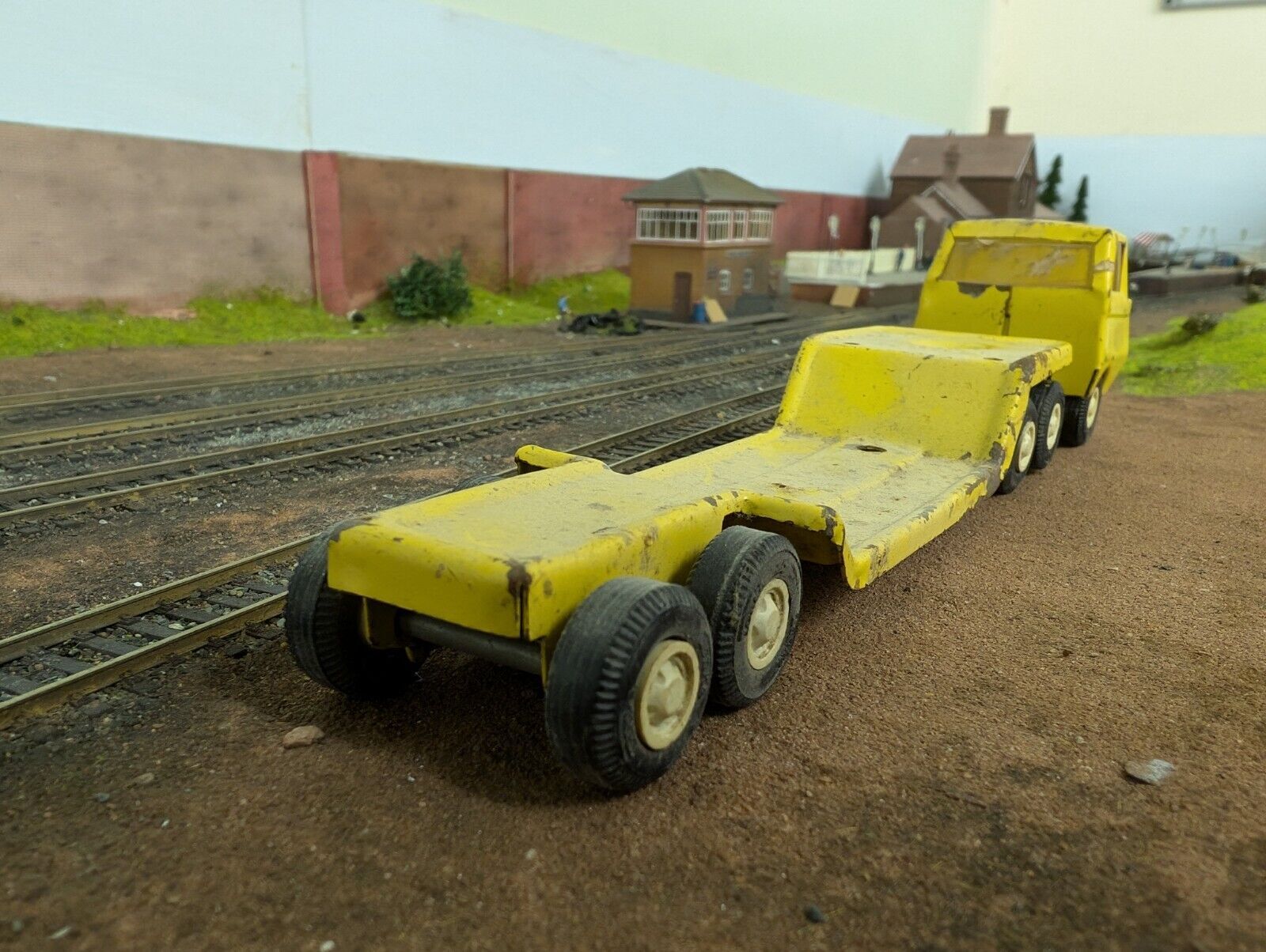 TONKA Yellow Hauler Truck & Flatbed Trailer