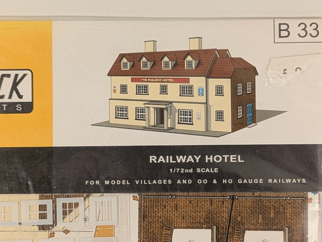 Superquick B33 OO Gauge Railway Hotel Card Kit Boxed