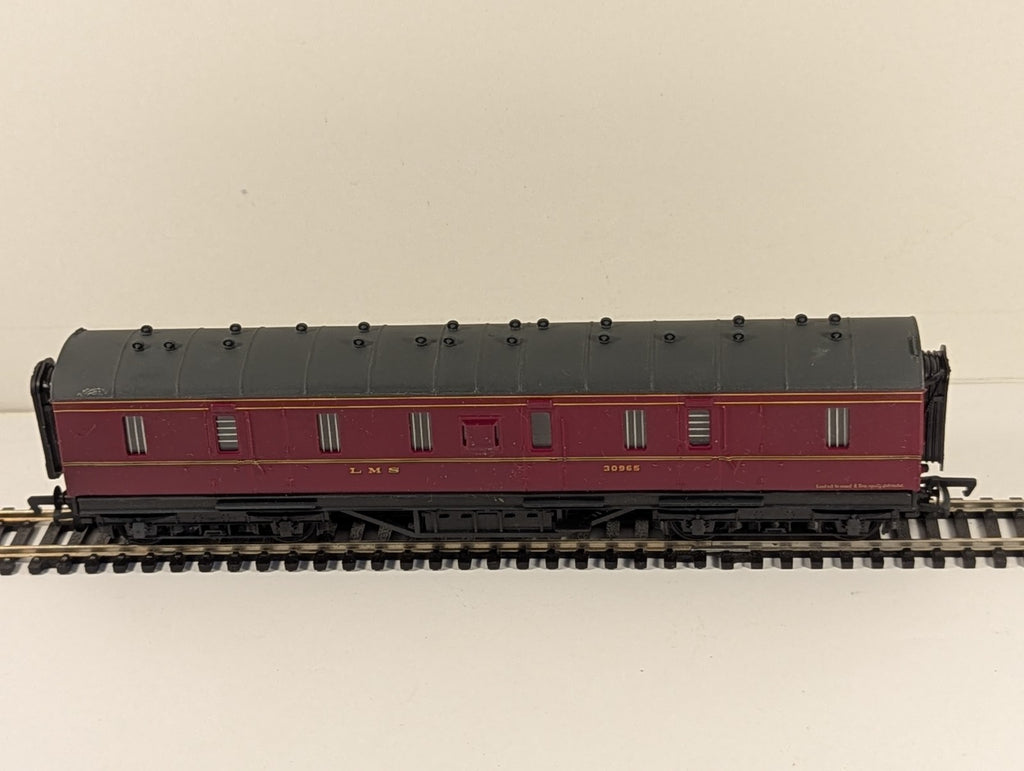 Mainline 37118 LMS 50ft Parcels Van BG Maroon OO Gauge Boxed