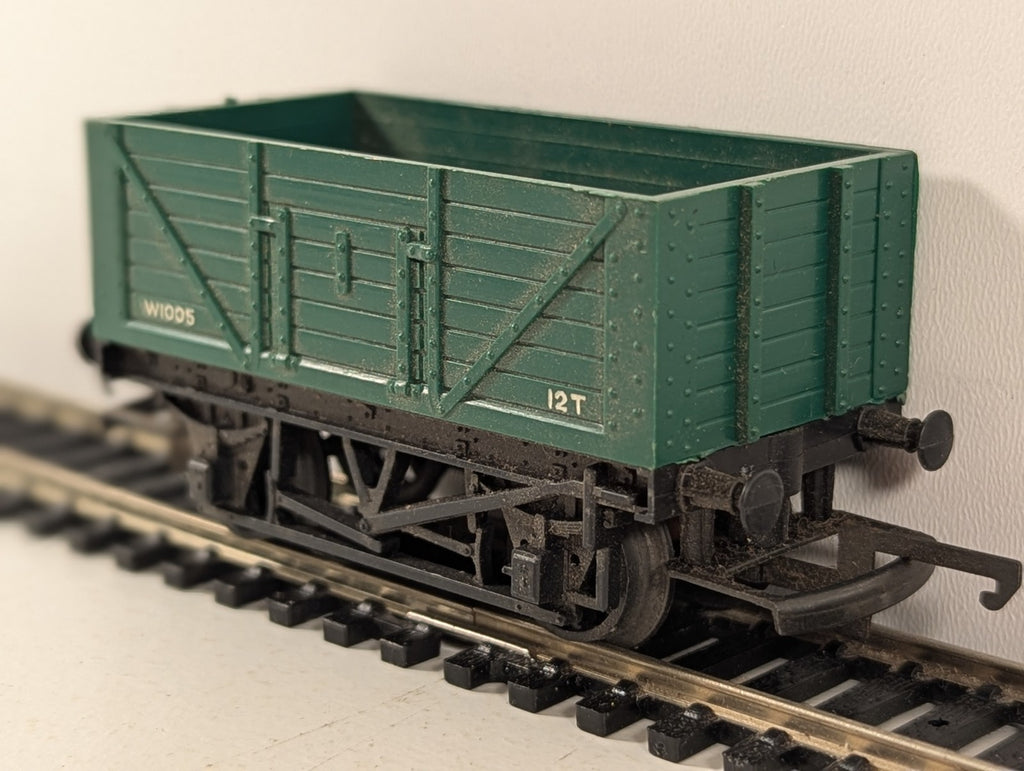 Tri-ang R10 OO Gauge 12 Ton Open Wagon Green