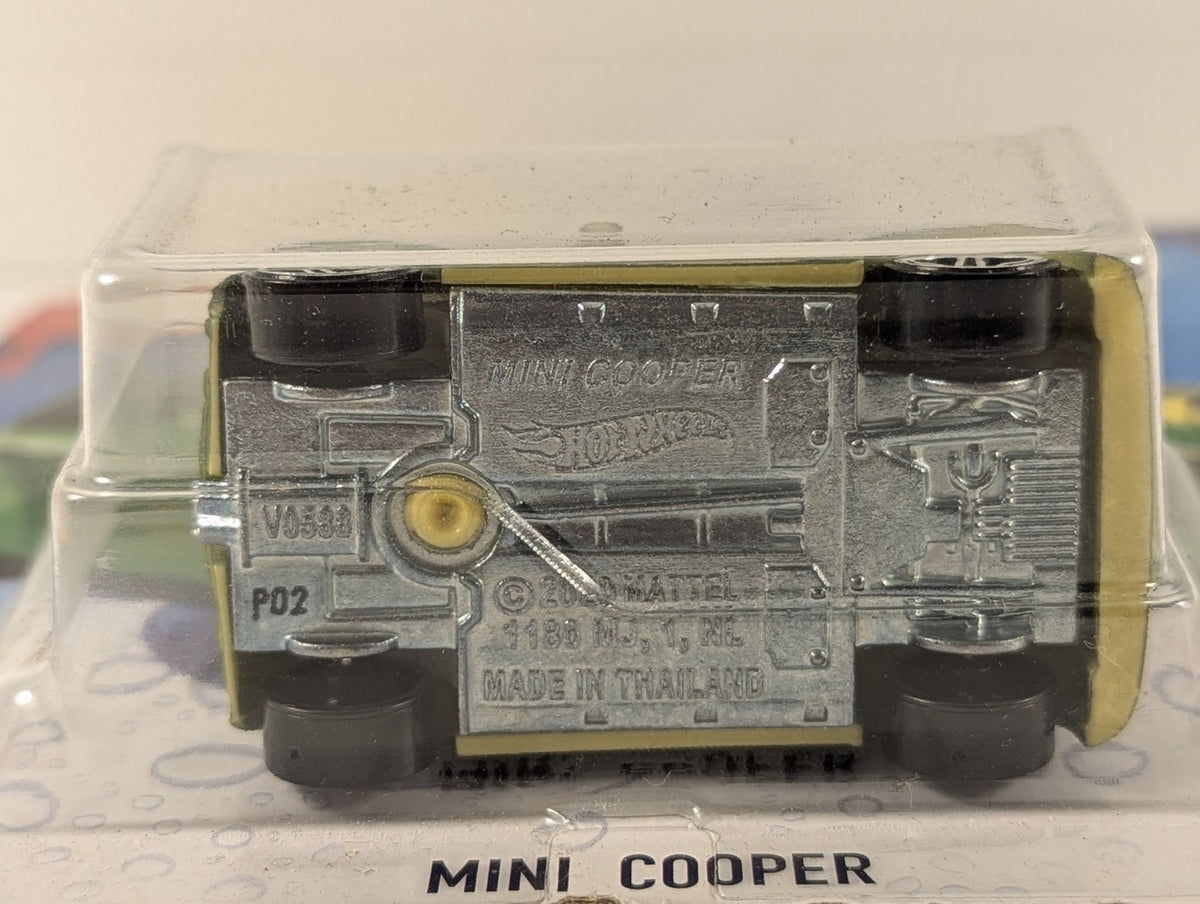 Hot Wheels Color Shifters Mini Cooper Die-cast Vehicle Dark Green / Yellow GVL70