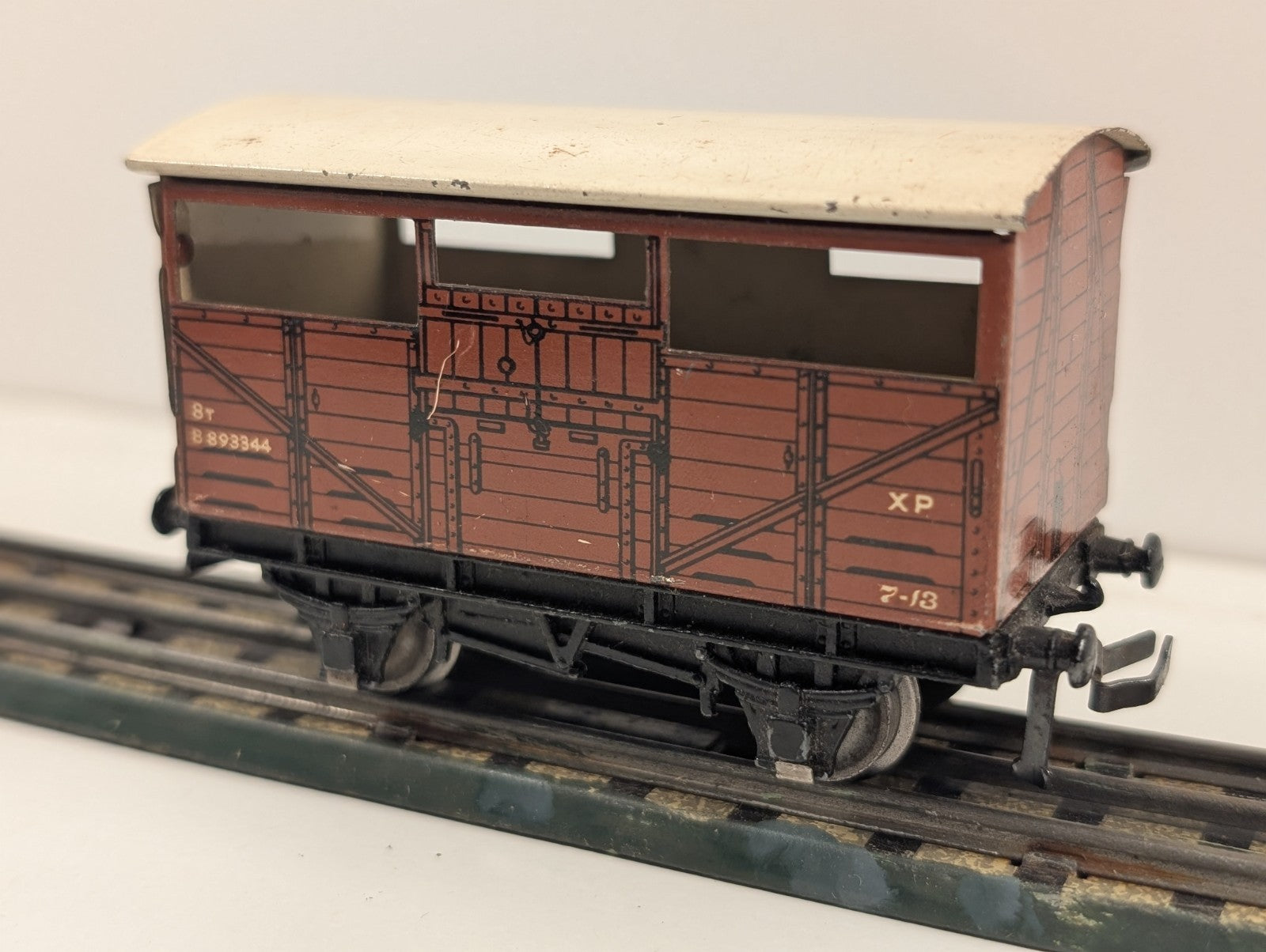 Hornby Dublo 8T Cattle Wagon – No. B893344 – OO Gauge
