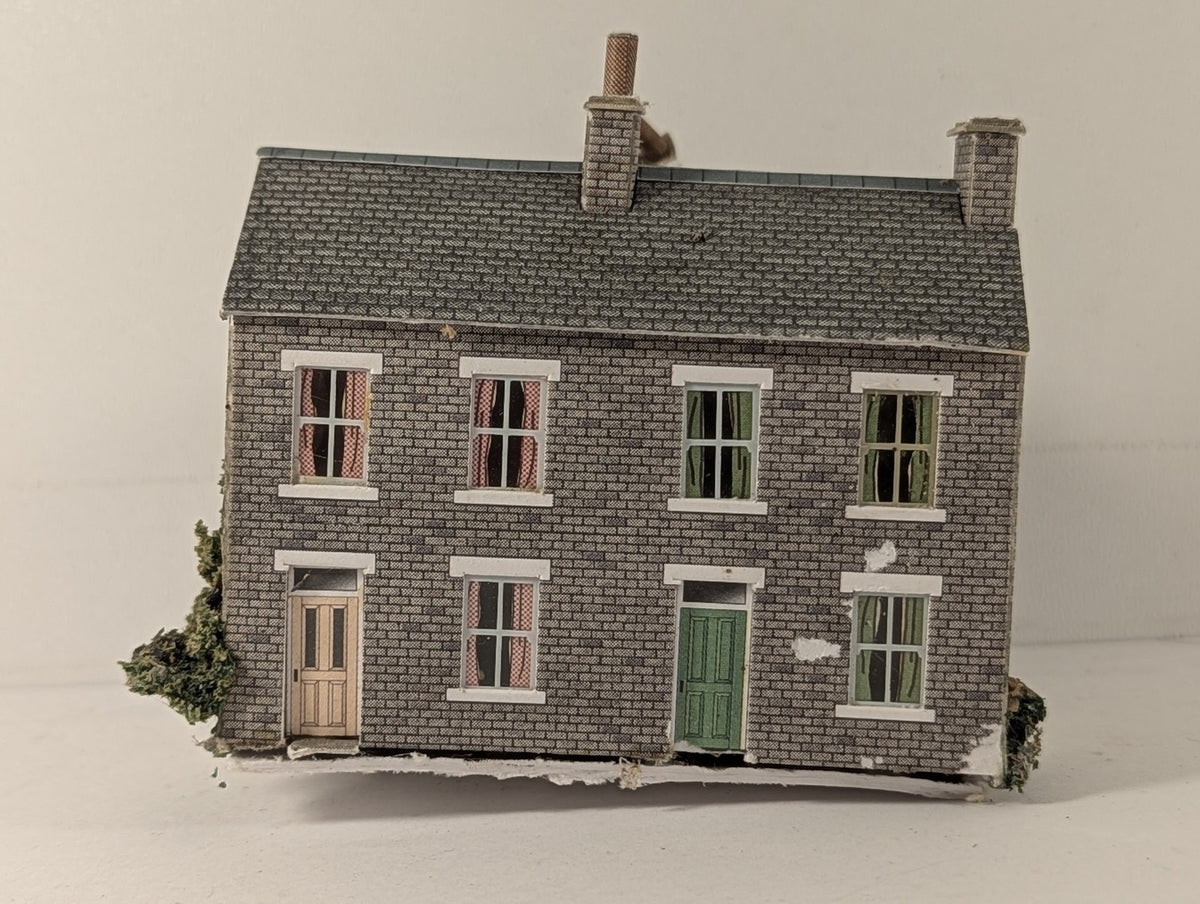 Superquick N Gauge Two Grey Stone Cottages Building A6